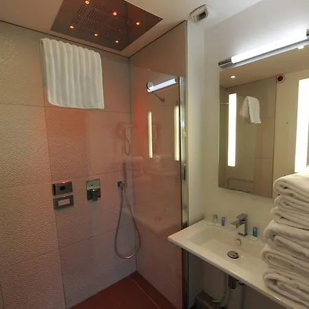 Lr La Rochelle 3* Ла-Рошель